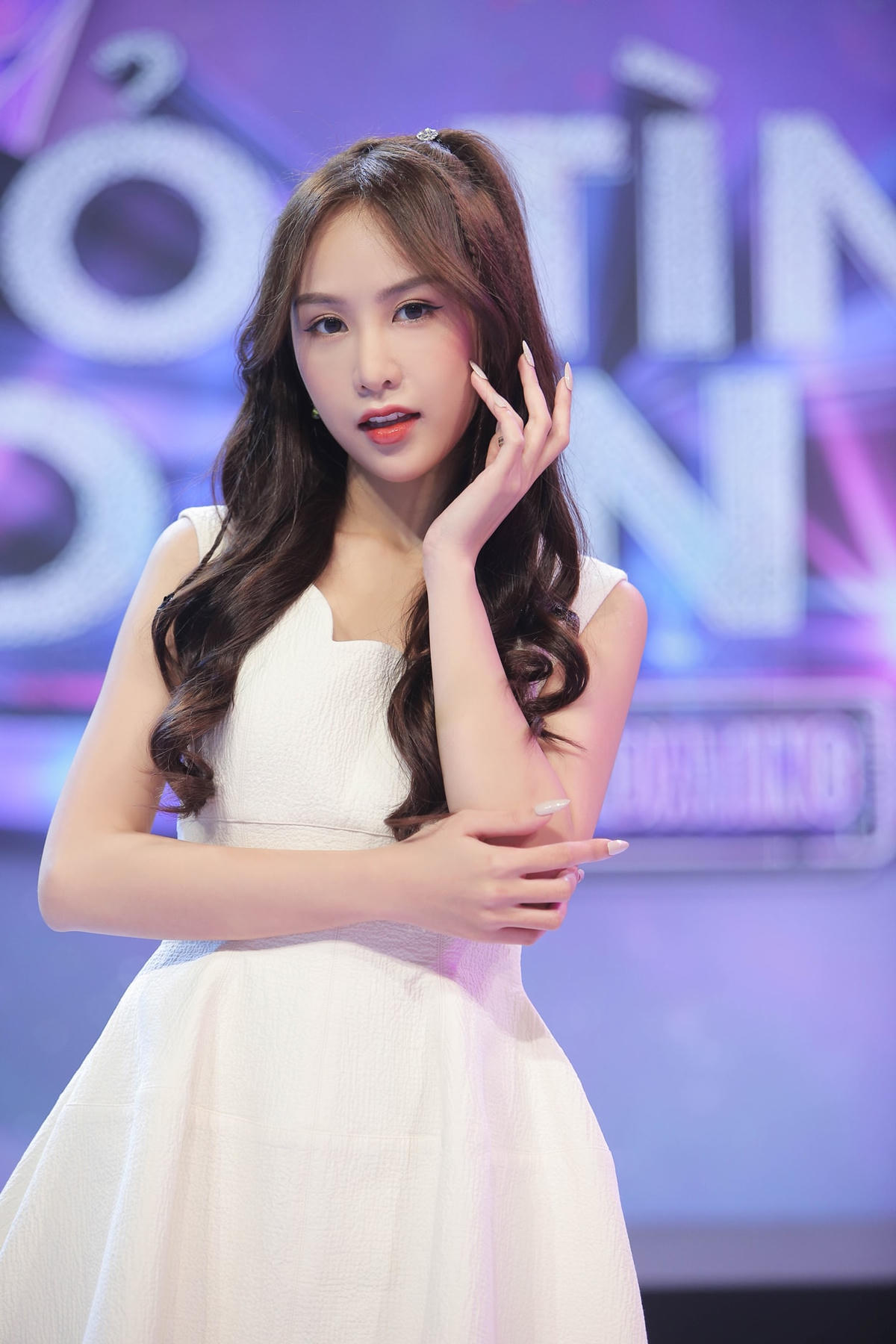 Jenna Anh Phương đã có màn "quay xe" vô cùng ngoạn mục. Ảnh: Perfect Universe.  