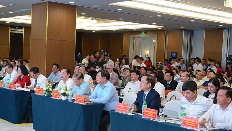 Bộ Trưởng Bộ KH-CN Huỳnh Thành Đạt, Bí thư Tỉnh ủy Nam Định Phạm Gia Túc tham dự sự kiện.
