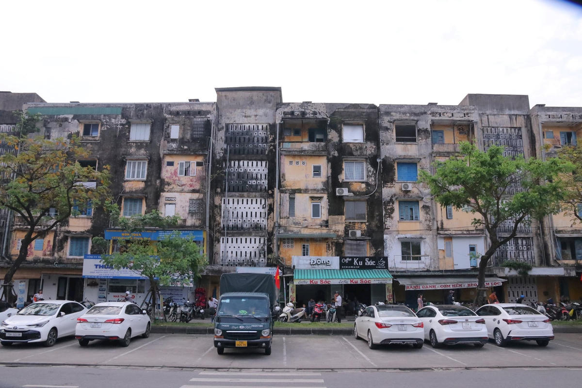 anh-bai-duoi(3).jpg