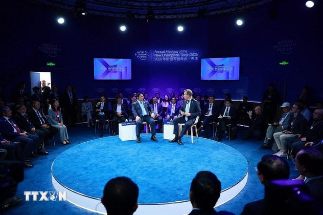 Thủ tướng Phạm Minh Chính tham dự Phiên đối thoại chính sách với Chủ tịch kiêm Tổng giám đốc điều hành của Diễn đàn Kinh tế thế giới (WEF) Borge Brende. (Ảnh: Dương Giang/TTXVN) ttxvn-thu-tuong-phien-doi-thoai-chu-tich-wef-2.jpg