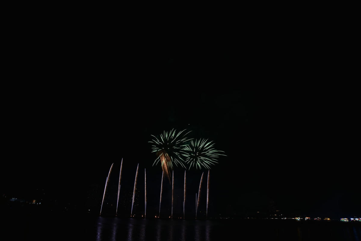 Pháo hoa của đội Phần Lan. Ảnh: Thanh Tùng.