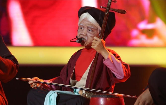 Sinh thời, Tú Thanh thích nghe cụ Hà Thị Cầu hát xẩm.
