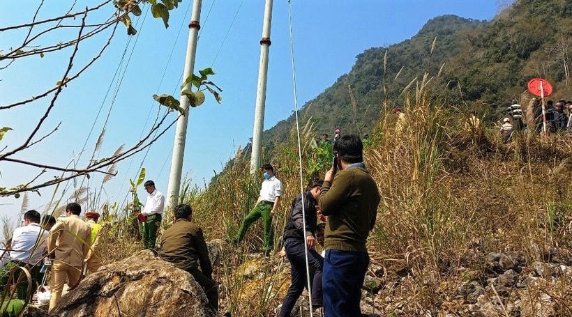Lực lượng chức năng có mặt tại hiện trường.
