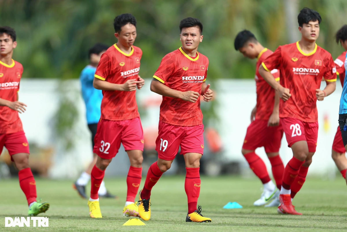 Ngoài Quang Hải, buổi tập chiều 20/9 của đội tuyển Việt Nam còn có thêm cầu thủ trẻ Khuất Văn Khang (Ảnh: Khoa Nguyễn).