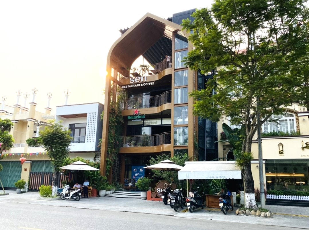 Một góc nhà hàng Sen ở TP Tam Kỳ. 