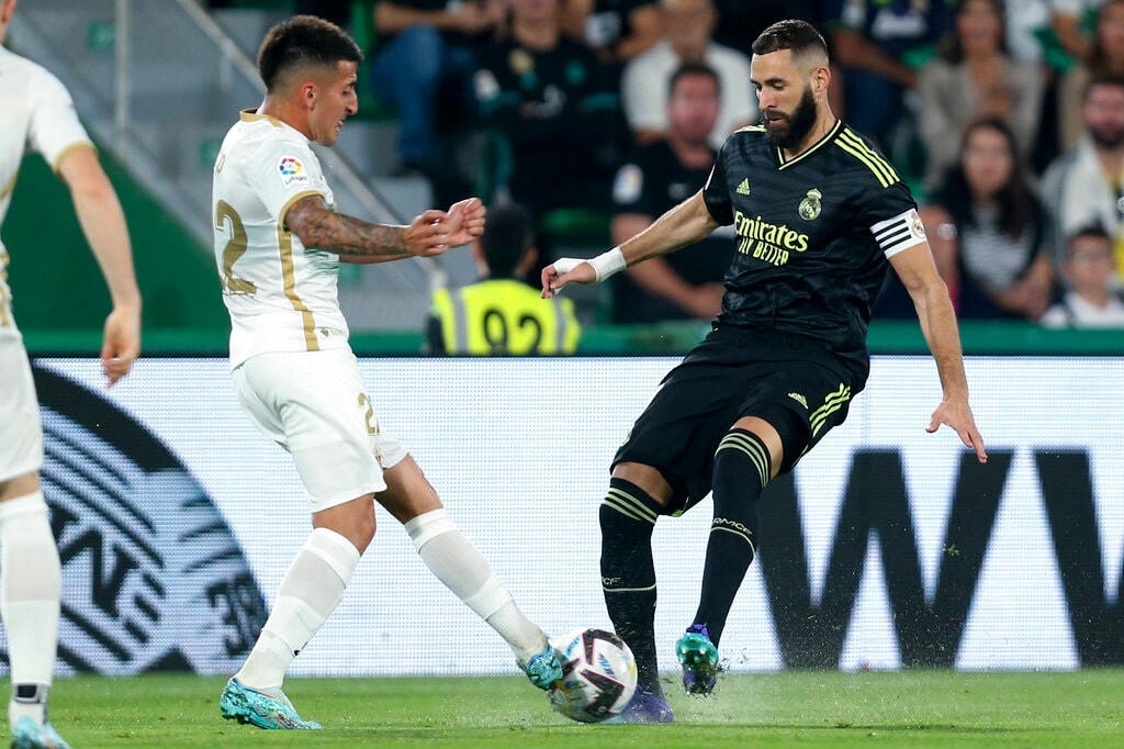 Real Madrid thắng đậm Elche 3-0. (Ảnh: AP).