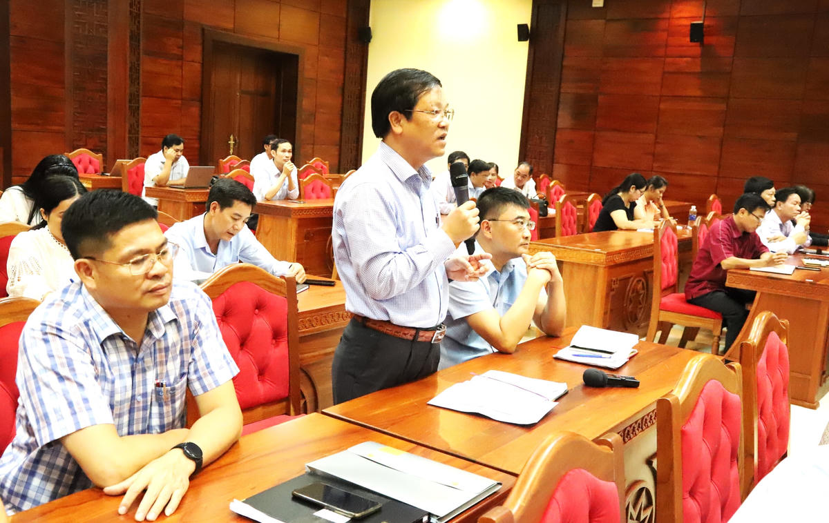 Hiện nay các địa phương trong tỉnh đều xảy ra tình trạng dôi dư học sinh vào lớp 10, chưa có nơi học tập.