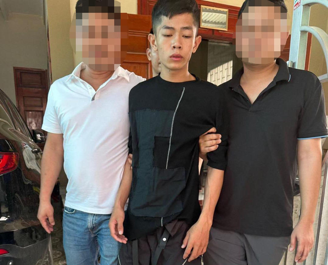 Lê Duy Anh Quân bị cảnh sát bắt giữ khi đang lẩn trốn tại Nghệ An. Ảnh: Công an cung cấp.