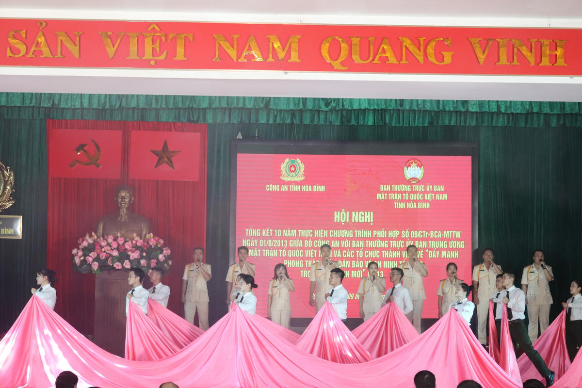 Một số tiết mục văn nghệ đặc sắc chào mừng hội nghị.
