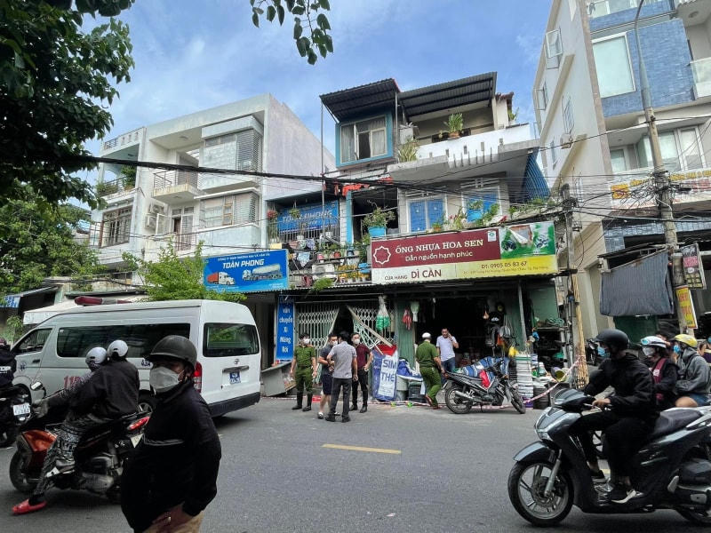 Hiện trường vụ hỏa hoạn được phong tỏa. Ảnh người dân cung cấp.