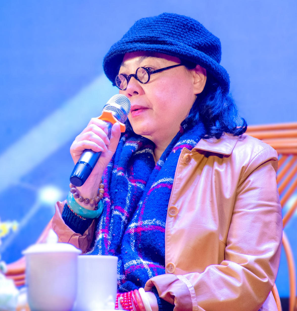 Nhà văn Y Ban.