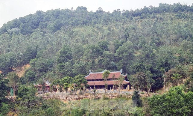 Một công trình quy mô lớn khác xây vượt diện tích đất ở tại xã thôn 7, xã Tiến Xuân.