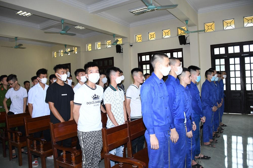Nhóm 33 đối tượng đánh nhau bị đưa ra xét xử tại TAND TP Hải Phòng.