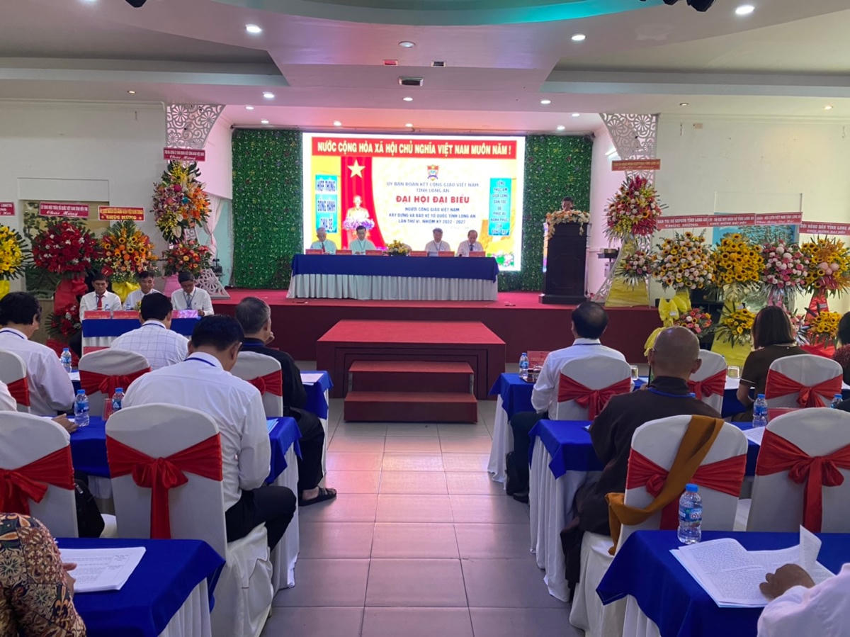 Linh mục Bùi Công Dân tiếp tục được suy cử làm Chủ tịch Ủy ban đoàn kết Công giáo  Việt Nam tỉnh Long An.