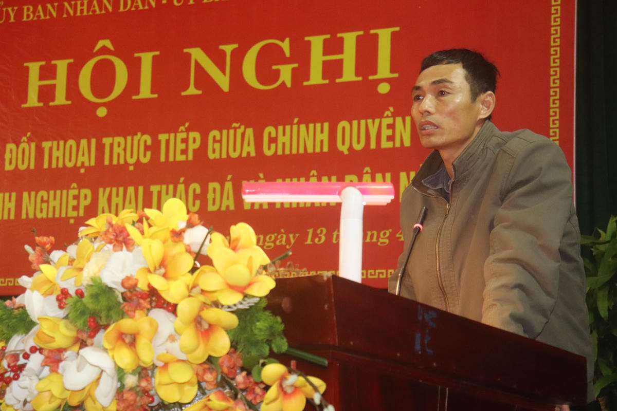 Đại diện DN Anh Tuấn, DN Hoàng Nhân, DN Tự Lập trả lời kiến nghị của người dân.