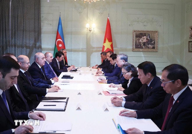 ttxvn-tong-bi-thu-hoi-kien-thu-tuong-azerbaijan-3.jpg