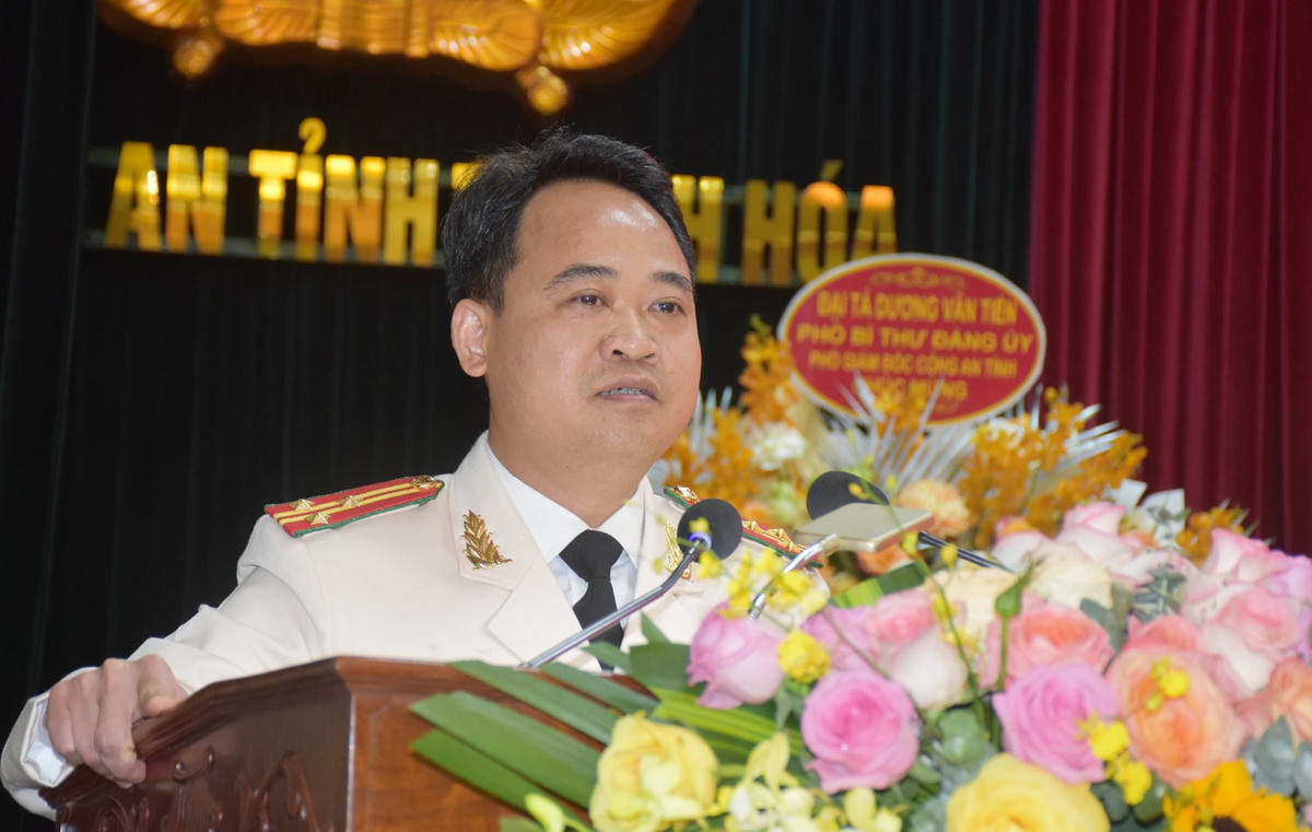 Tân Phó Giám đốc Công an tỉnh Lê Ngọc Anh phát biểu nhận nhiệm vụ.