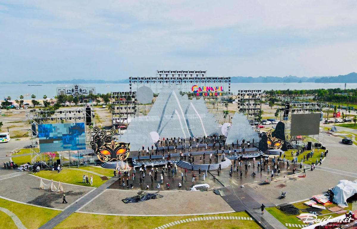 Chương trình Carnaval Hạ Long 2025 với chủ đề “Kết nối di sản, tiên phong tỏa sáng” sẽ diễn ra tại Quảng trường Sun Carnival (phường Bãi Cháy, TP Hạ Long) vào tối ngày 1/5 tới. Ảnh: Ngọc Anh.