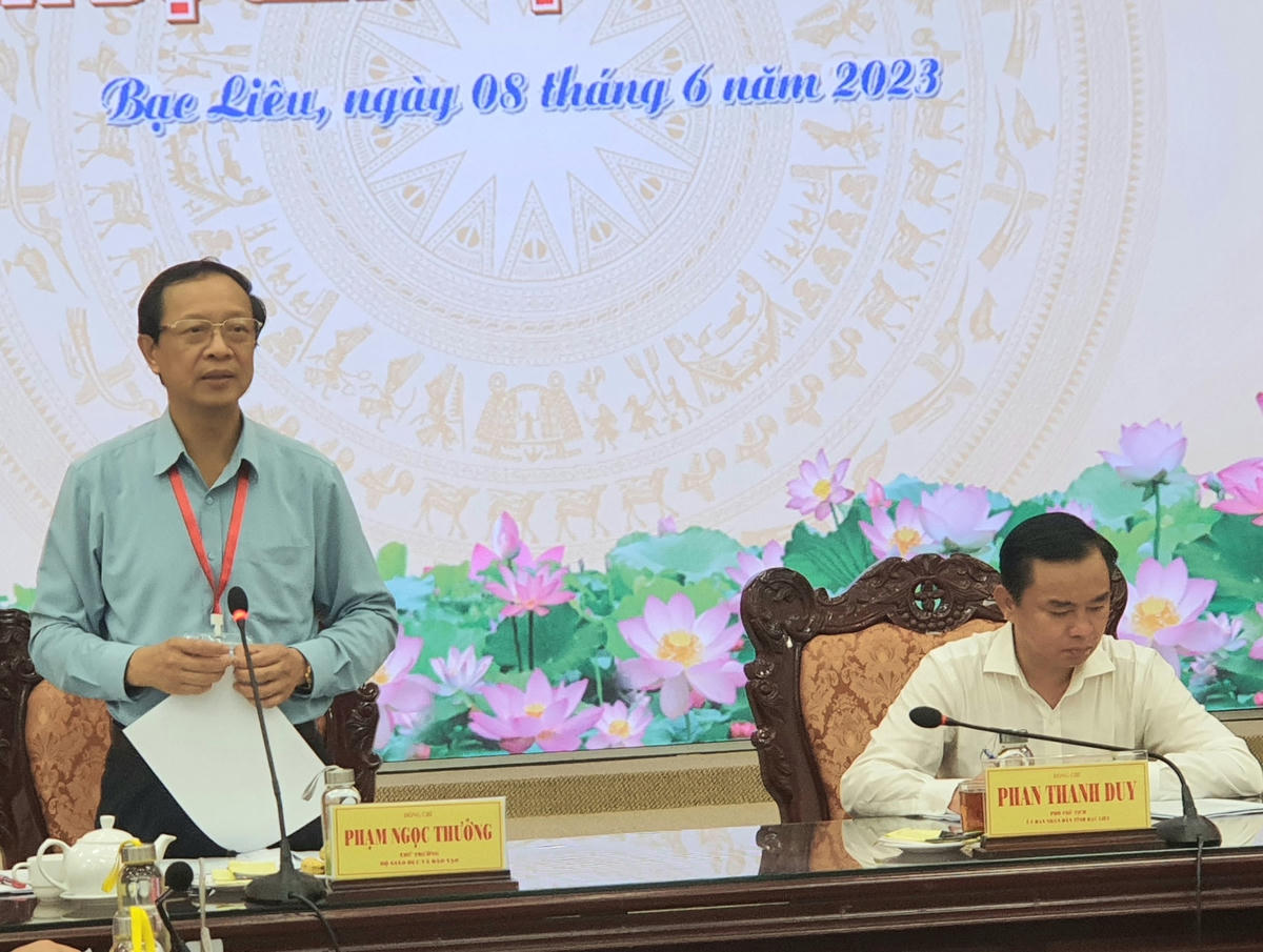Thứ trưởng Bộ Giáo dục và Đào tạo Phạm Ngọc Thưởng phát biểu tại buổi làm việc với Ban chỉ đạo kỳ thi tốt nghiệp THPT 2023 tỉnh Bạc Liêu.