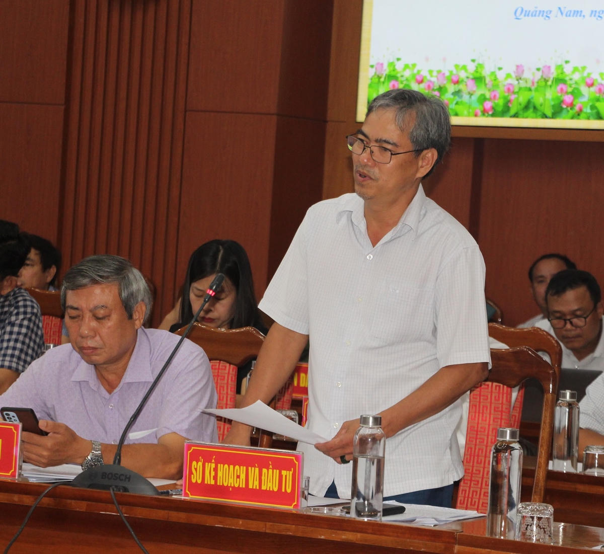 Ông Nguyễn Hưng, Phó Giám đốc Sở KHĐT tỉnh Quảng Nam trả lời câu hỏi Báo Đại Đoàn Kết nêu.