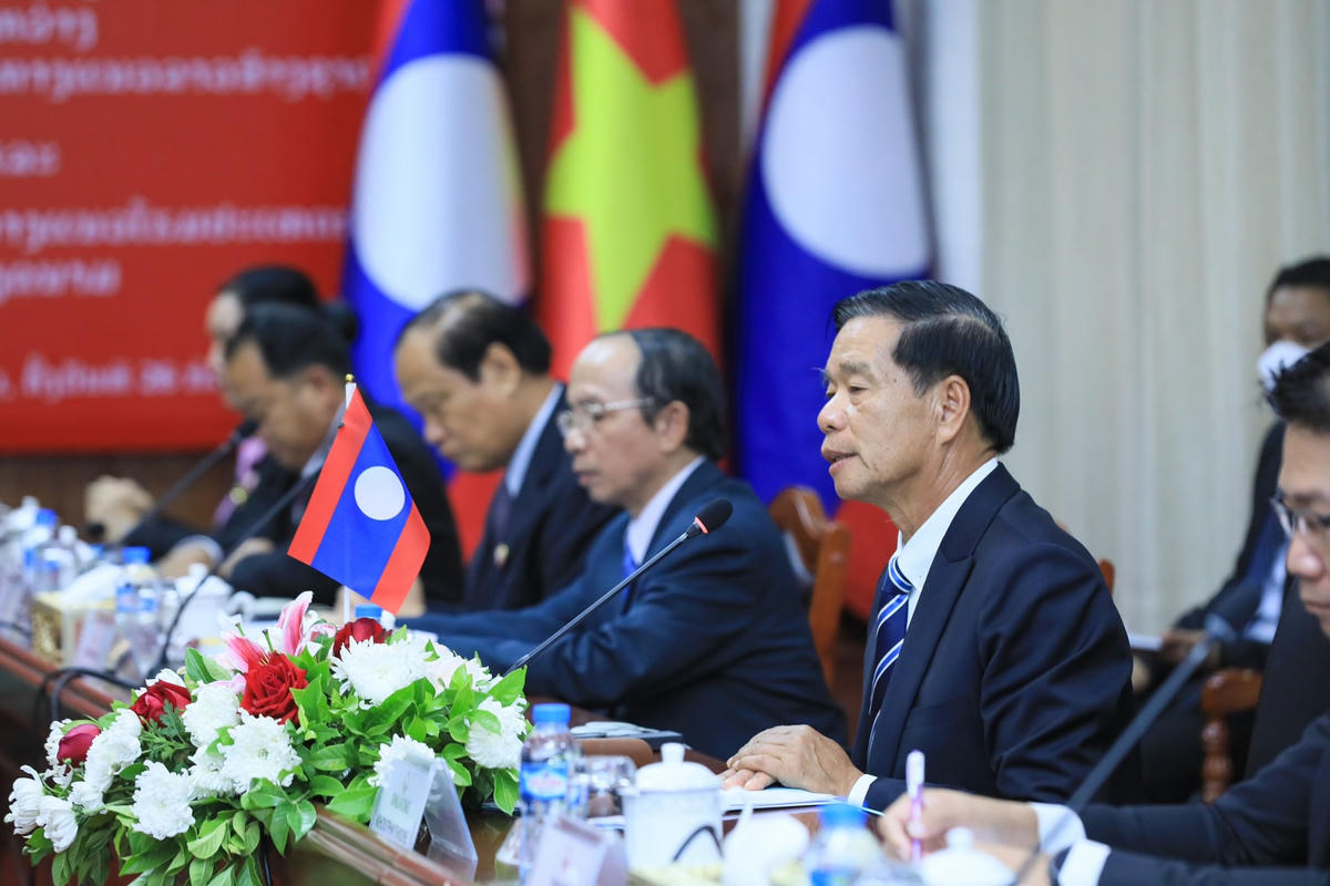 Chủ tịch Ủy ban Trung ương Mặt trận Lào xây dựng đất nước Sinlavong Khoutphaythoune phát biểu tại cuộc Hội đàm. Ảnh: Quang Vinh.