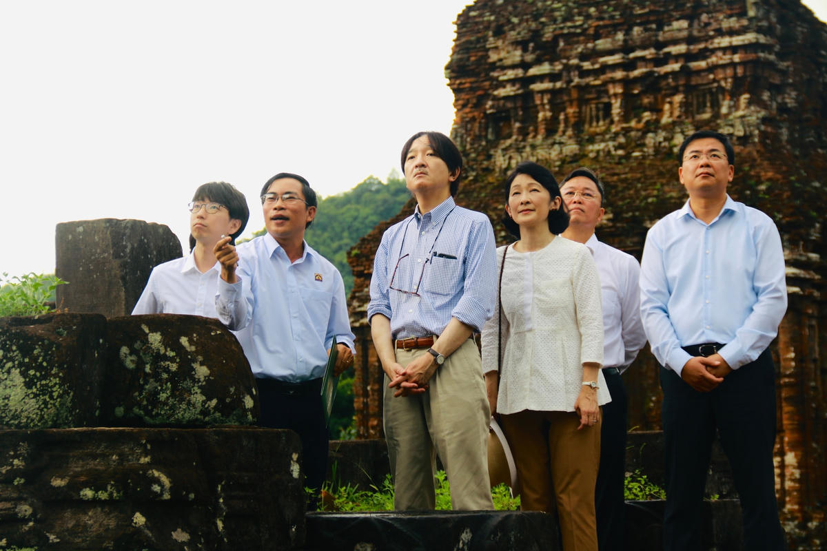 Hoàng Thái tử Nhật Bản Akishino và Công nương Kiko thăm Khu đền tháp Mỹ Sơn.