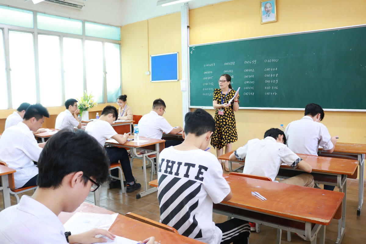 Học sinh Hà Nội dự thi vào lớp 10 THPT công lập.