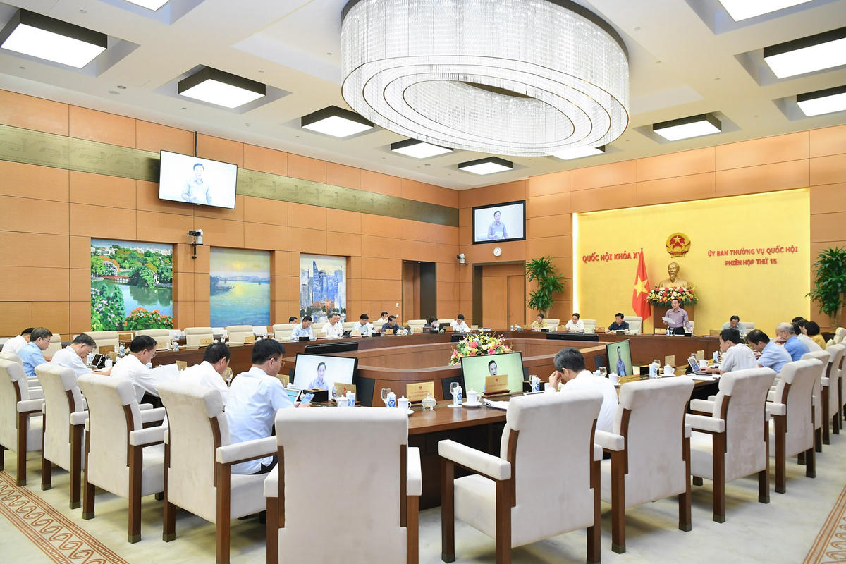 Toàn cảnh phiên họp ngày 15/9. Nguồn: Quochoi.vn