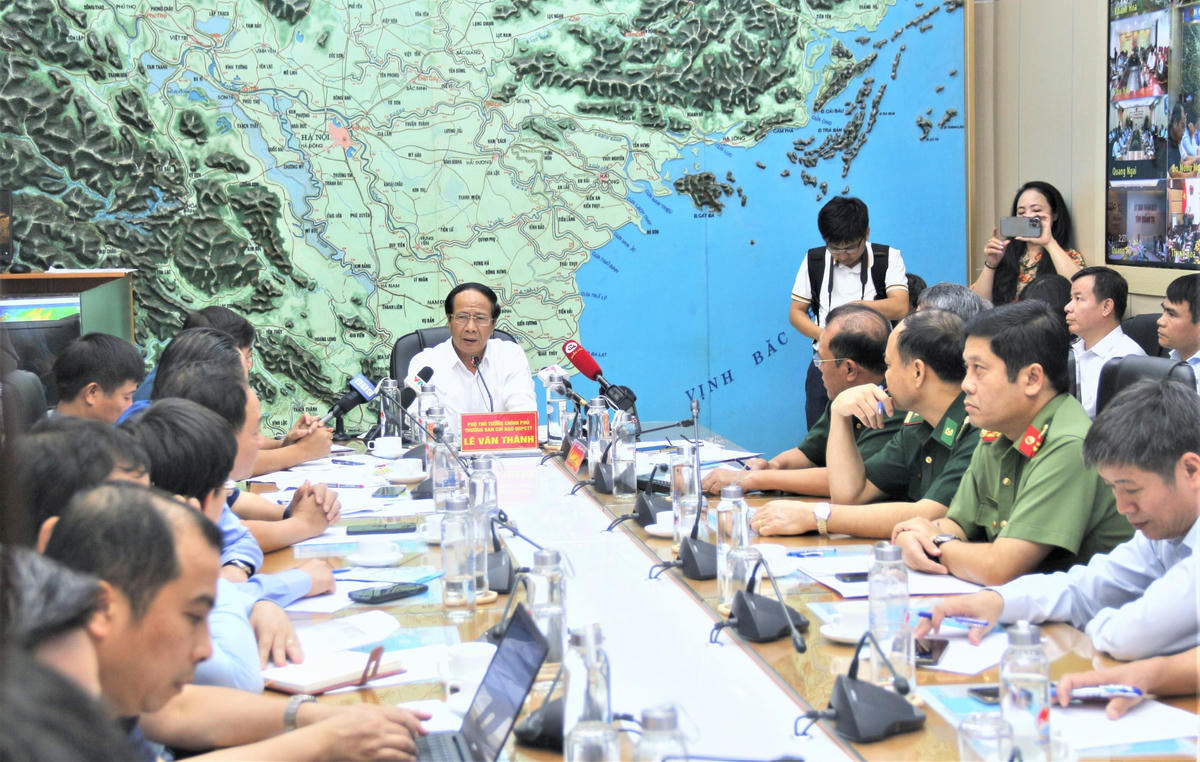 Quang cảnh cuộc họp