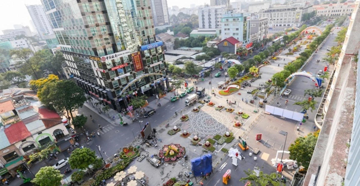 Phố đi bộ Nguyễn Huệ ở TPHCM.
