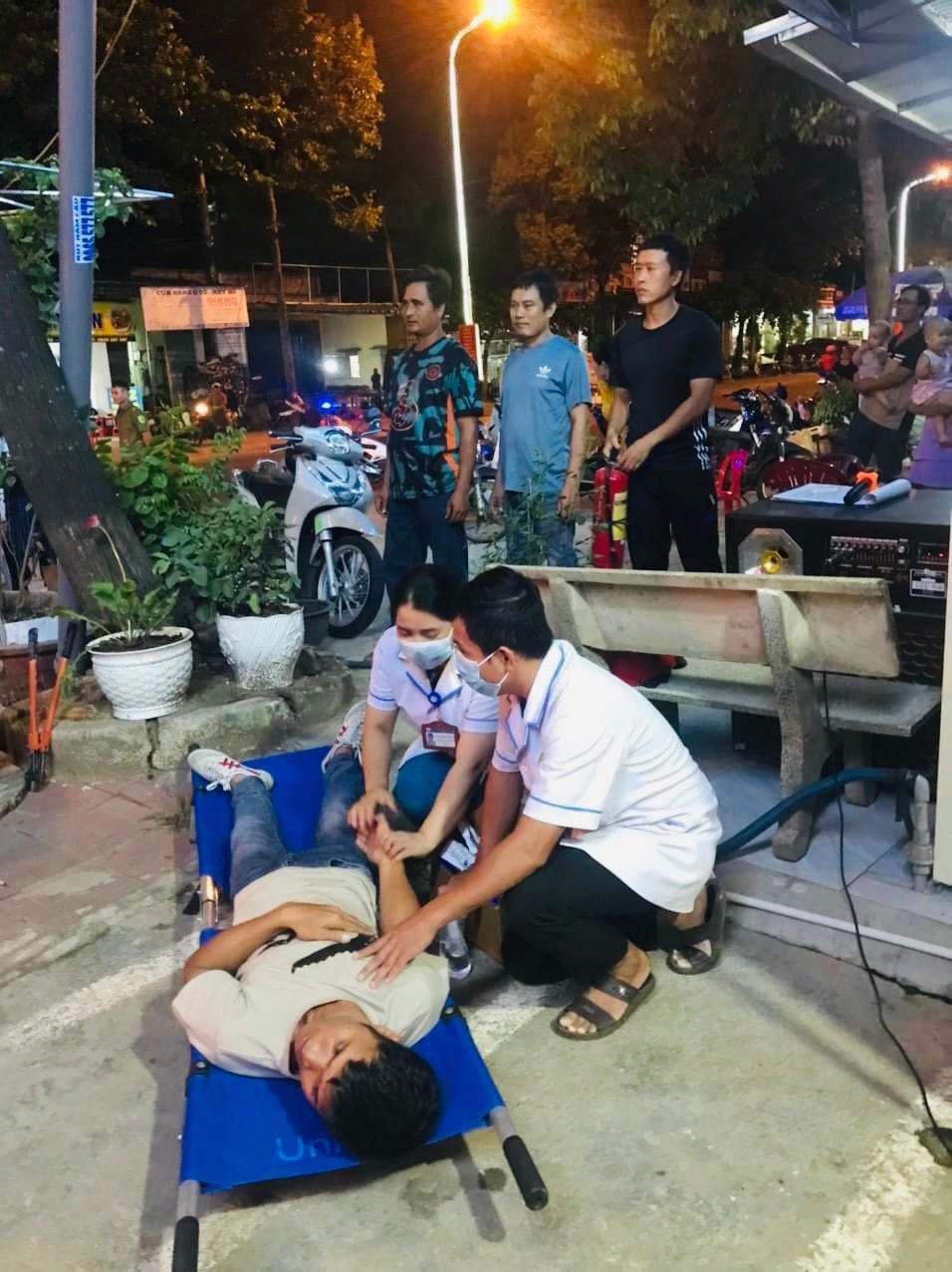 Thực tập phương án chữa cháy và cứu nạn, cứu hộ tại huyện M'Đrắk.