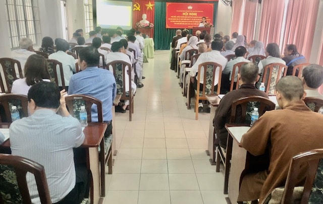 Hội nghị phổ biến Nghị quyết 26/NQ-TƯ cho các vị chức sắc, tôn giáo ở Khánh Hòa.