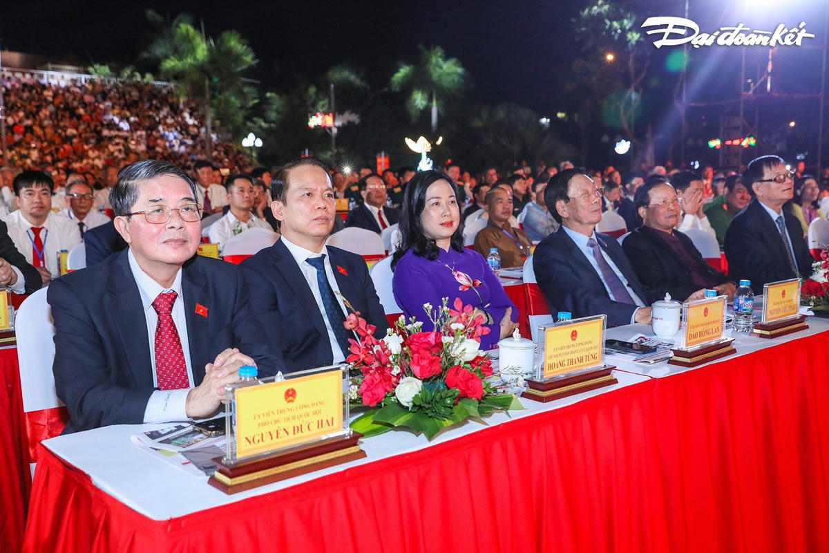 Chủ tịch Đỗ Văn Chiến dự Lễ công bố Nghị quyết thành lập thị xã Quế Võ