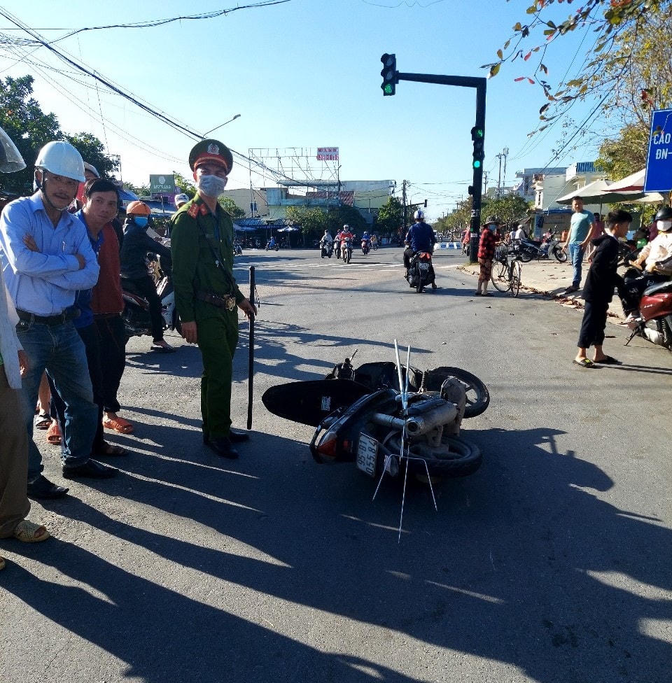 Nơi 2 nhóm thanh niên bỏ hung khí lại hiện trường.