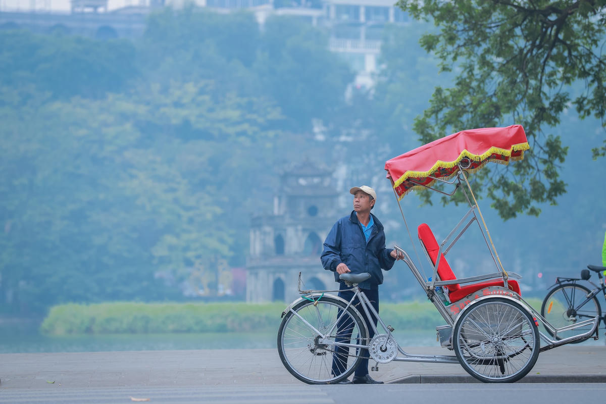 Ngắm Hà Nội bình yên trong ngày đầu năm mới