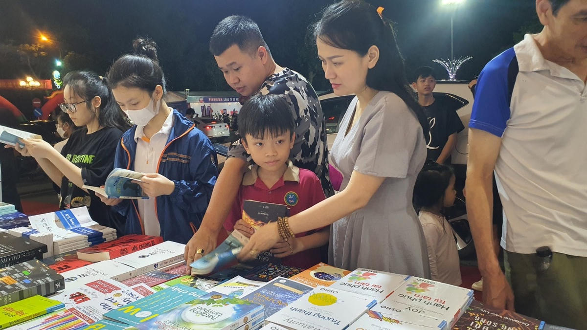 [ẢNH] Nam Định: Mở hội sách, ‘phục hưng’ văn hóa đọc