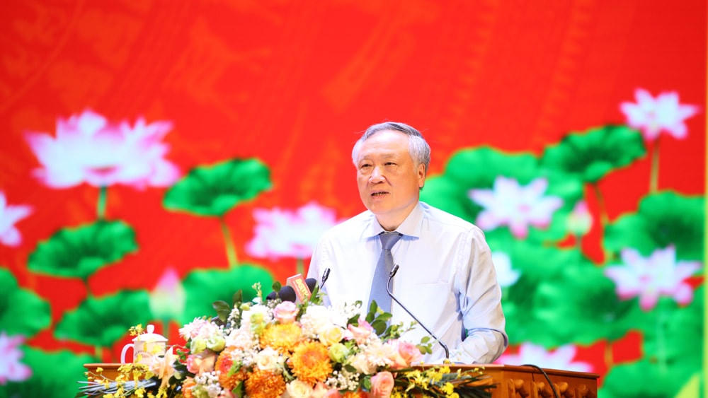 Chánh án TAND Tối cao Nguyễn Hòa Bình phát biểu chỉ đạo tại Hội nghị.