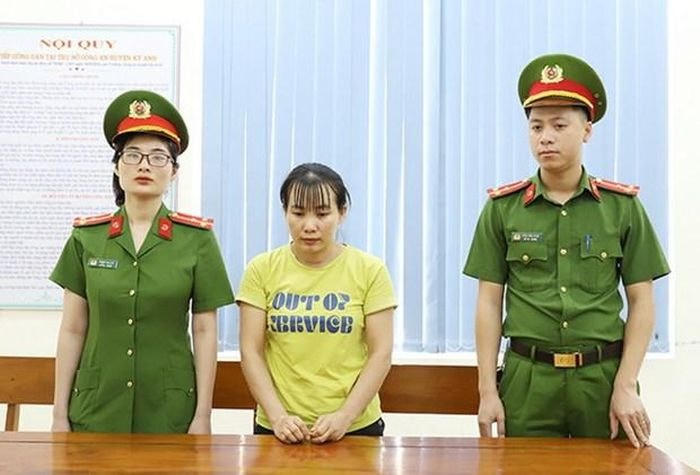 Đối tượng Hoàng Thị Thảo tại cơ quan công an.