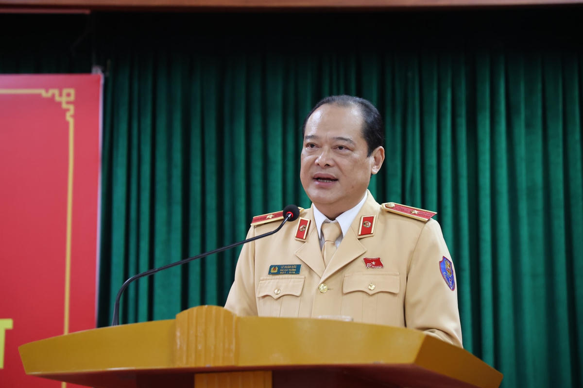 Tại buổi tập huấn, Thiếu tướng Lê Xuân Đức, Phó Cục trưởng Cục CSGT cho biết, bên cạnh việc tăng cường lực lượng cho ngành GTVT, Cục CSGT còn tăng cường cả hạ tầng cho các trạm đăng kiểm.