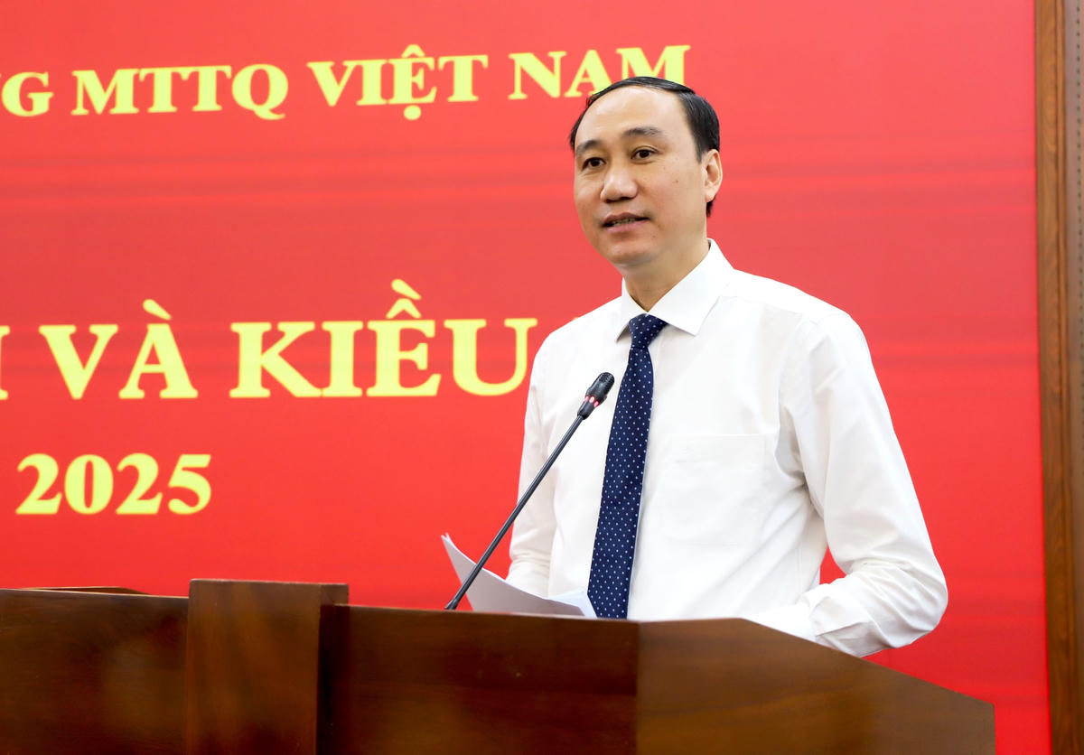 Phó Chủ tịch Phùng Khánh Tài phát biểu tại Đại hội.
