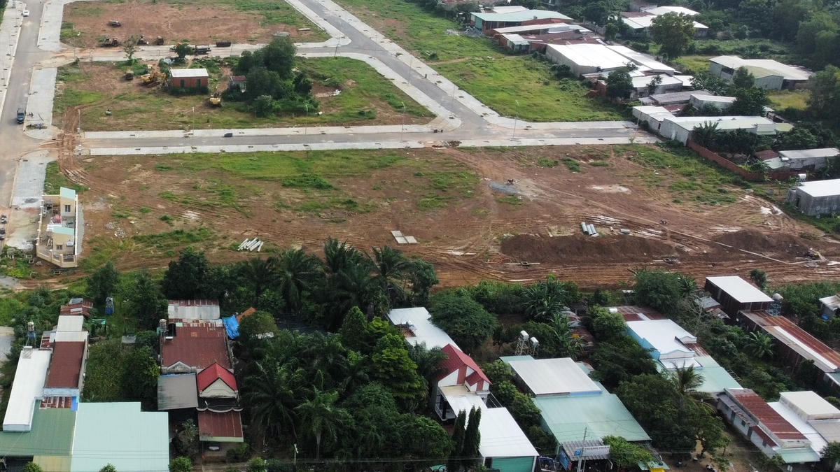 Khu tái định cư dự án đường cao tốc Phan Thiết - Dầu Giây khu phố 8, thị trấn Gia Ray, huyện Xuân Lộc nhìn từ trên cao.