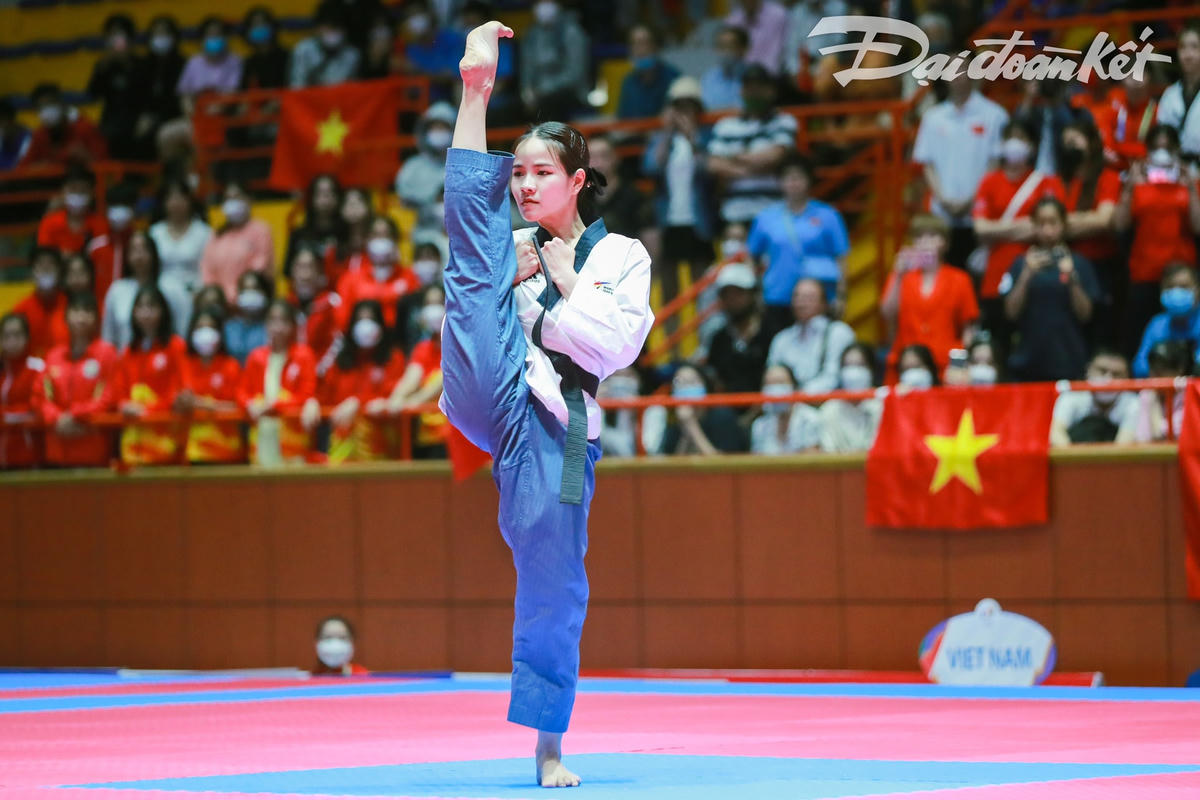 Màn biểu diễn quyền cá nhân nữ của vận động viên Lê Trần Kim Uyên.