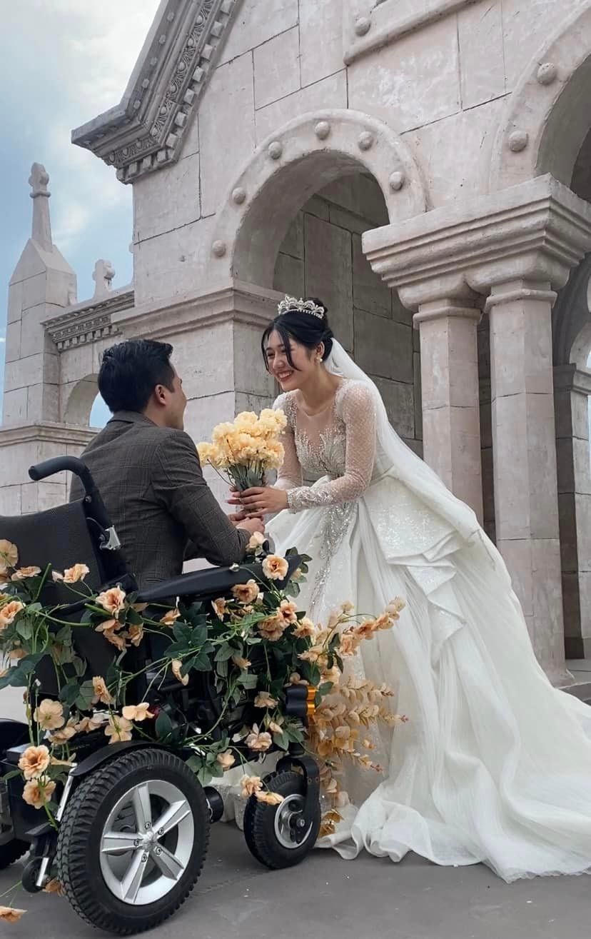 Khánh dự định về chung một nhà với bạn gái trong tháng 10.