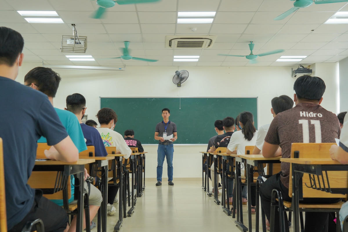 Năm 2022, Trường Đại học Bách khoa Hà Nội tổ chức 5 cụm thi phân bổ từ miền Bắc tới miền Trung, gồm: Trường Đại học Bách khoa Hà Nội (4.276 thí sinh); Trường Đại học Hàng Hải Việt Nam - Hải Phòng (1.695 thí sinh), Trường Đại học Tân Trào - Tuyên Quang (105 thí sinh), Trường Đại học Vinh - Nghệ An (985 thí sinh), Trường Đại học Bách khoa - Đại học Đà Nẵng (75 thí sinh).