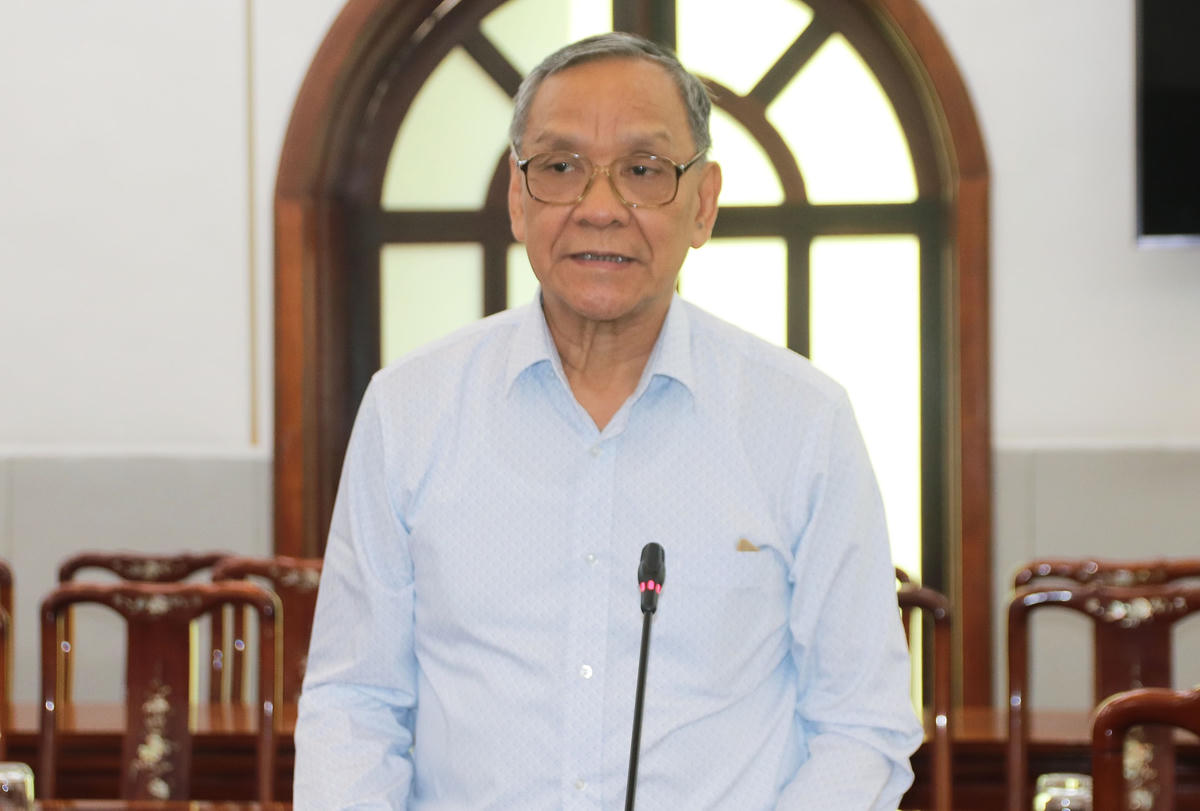 Ông Hoàng Như Huyên - đại diện Ủy ban MTTQ phường Cửa Nam phát biểu.