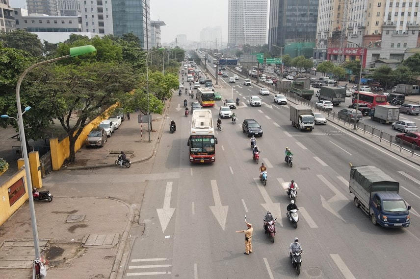 Sở GTVT Hà Nội quyết định thu hồi phù hiệu 750 phương tiện của các doanh nghiệp vận tải do chạy quá tốc độ trong tháng 7.