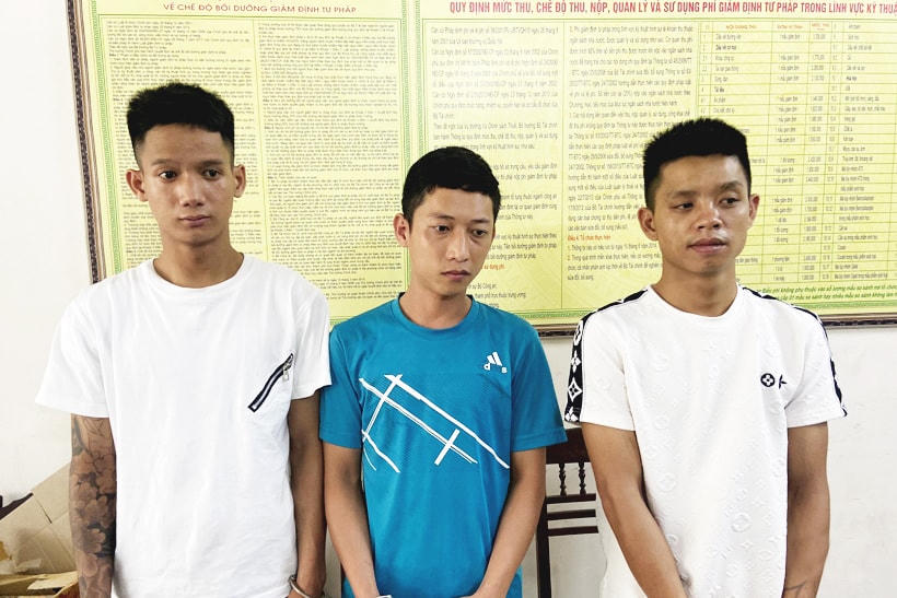 Các đối tượng tại cơ quan công an. 