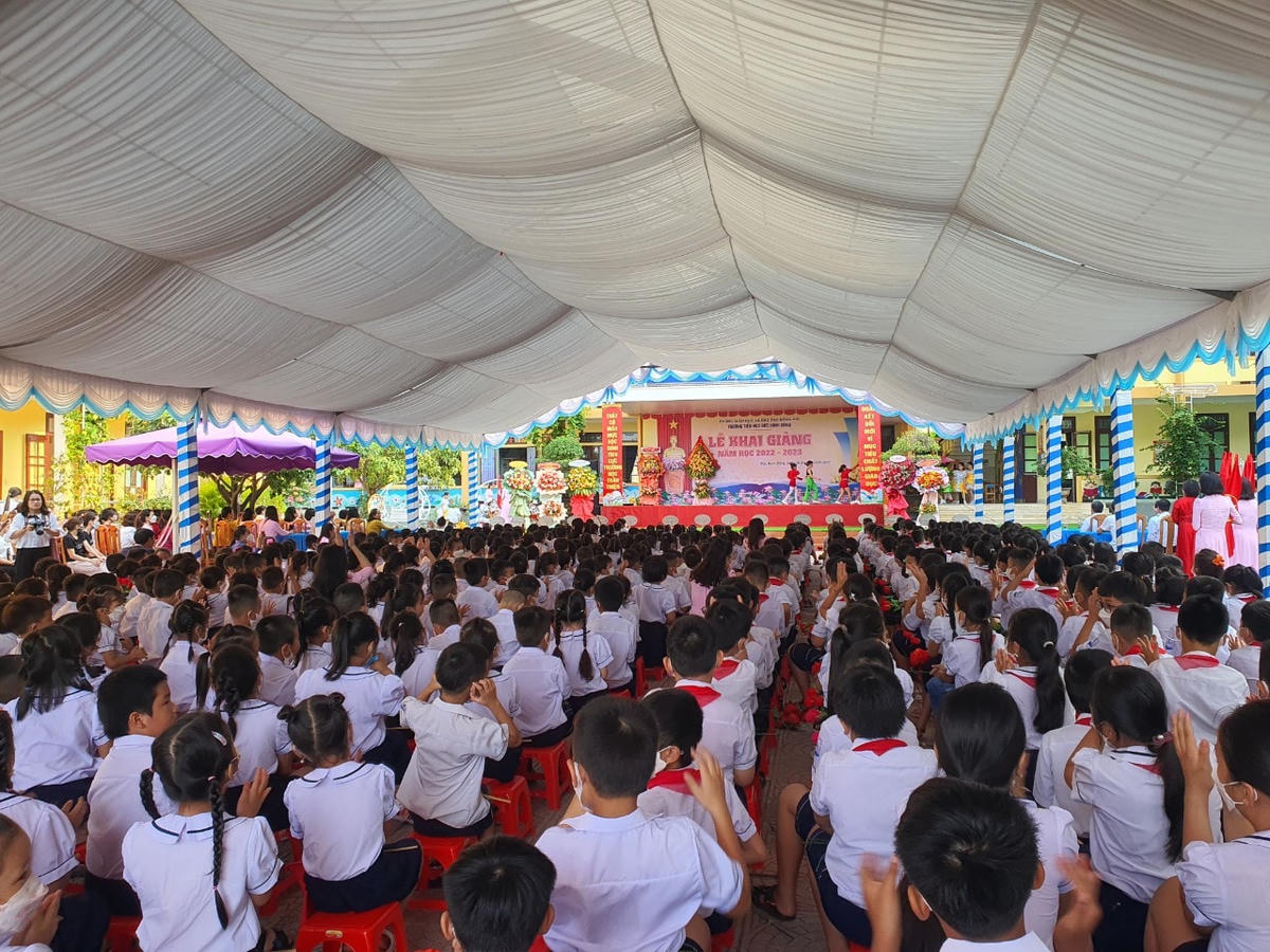 Theo Sở Giáo dục và Đào tạo tỉnh Quảng Bình, thời gian qua, ngành giáo dục tỉnh này phối hợp với các sở, ban, ngành tham mưu UBND tỉnh triển khai thực hiện có hiệu quả các chương trình, đề án liên quan thuộc lĩnh vực Giáo dục và đào tạo nhằm tăng trưởng cơ sở vật chất trường học.