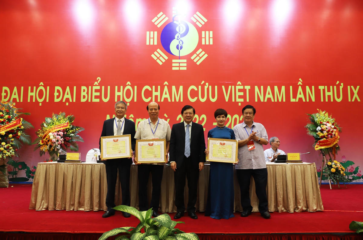 Ông Nguyễn Bá Quang là Chủ tịch Hội Châm cứu Việt Nam khóa IX