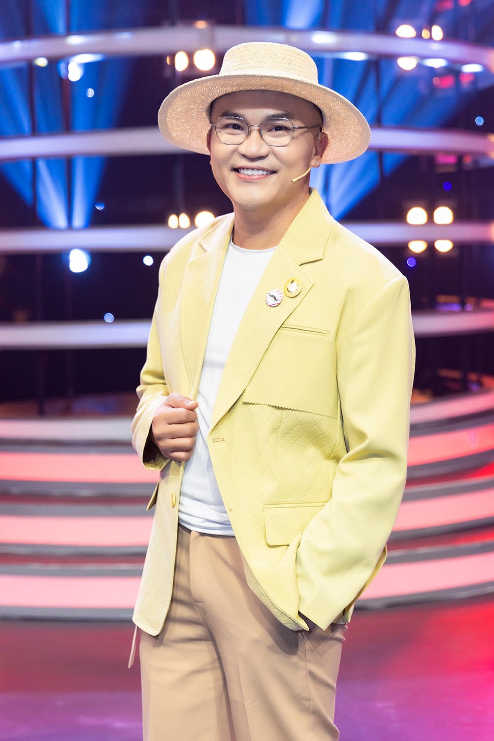 Đại Nghĩa áp lực khi làm giám khảo Gương mặt thân quen 2022